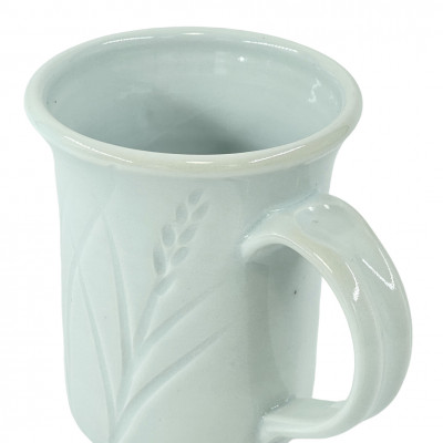 Translucent porcelain reduction-fired mug
