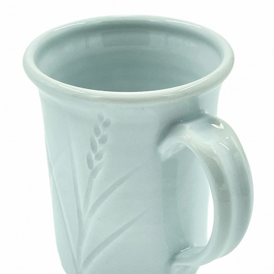 Porcelain reduction-fired mug